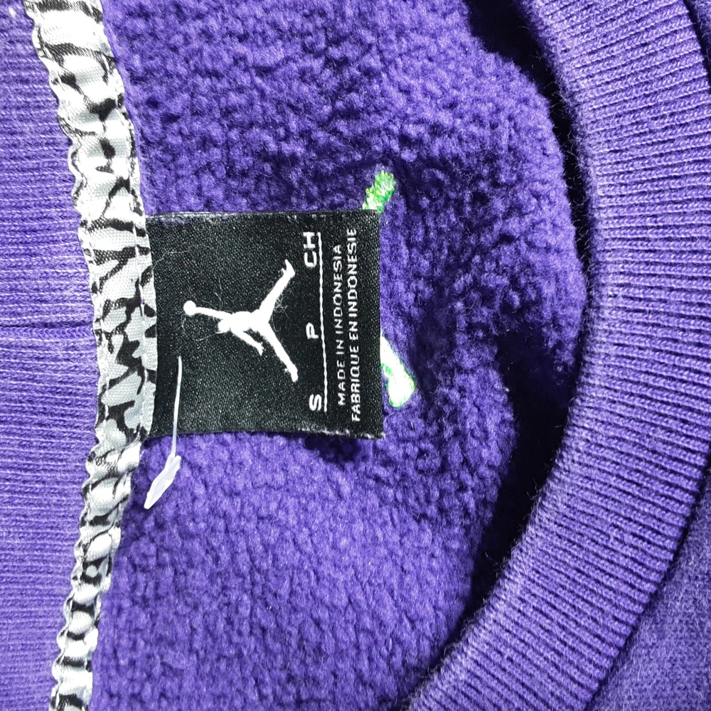 Sweater - Picture 4 of 4